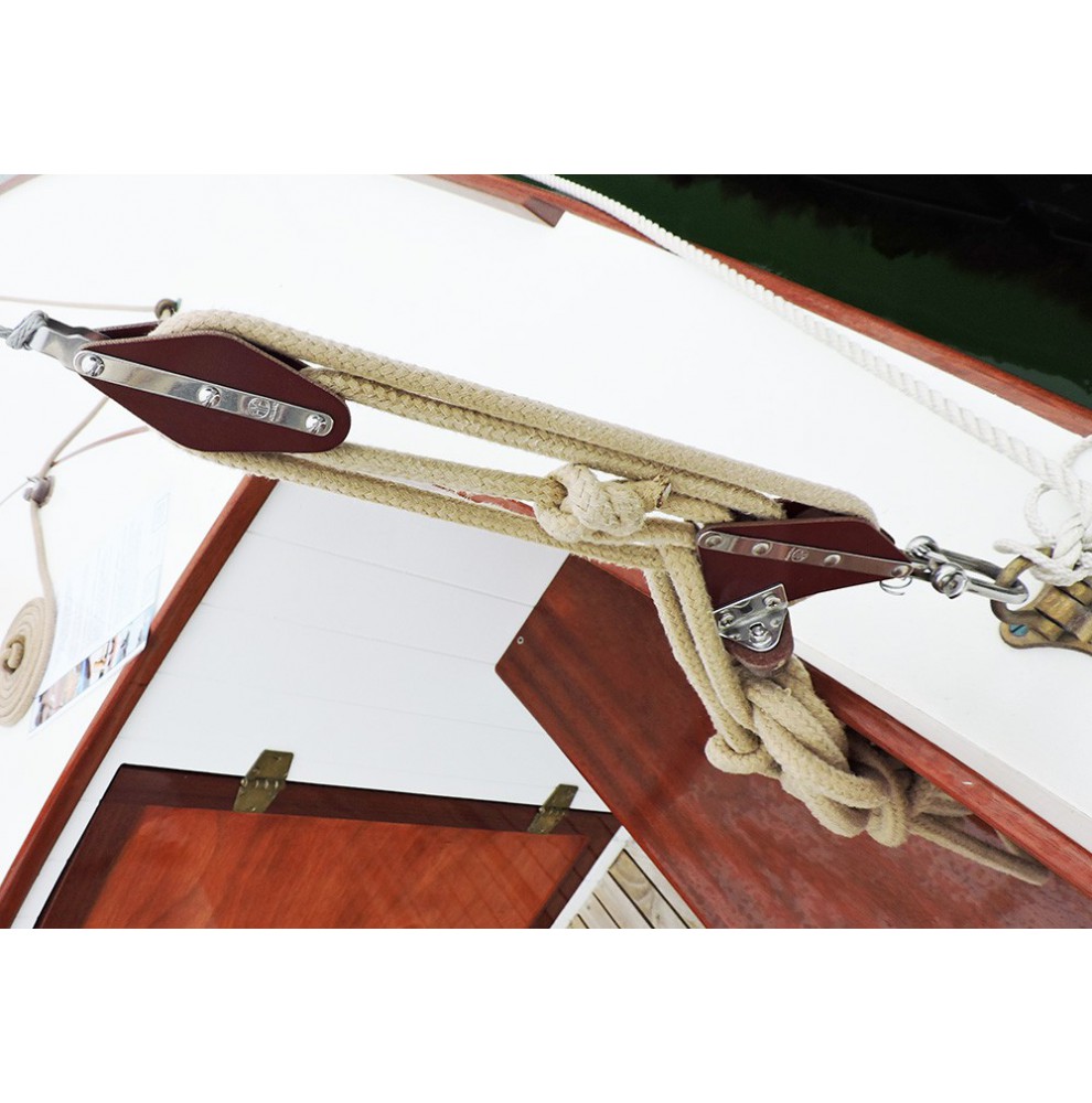 HYE tufnol filldle block with swivel, becket and can cleat