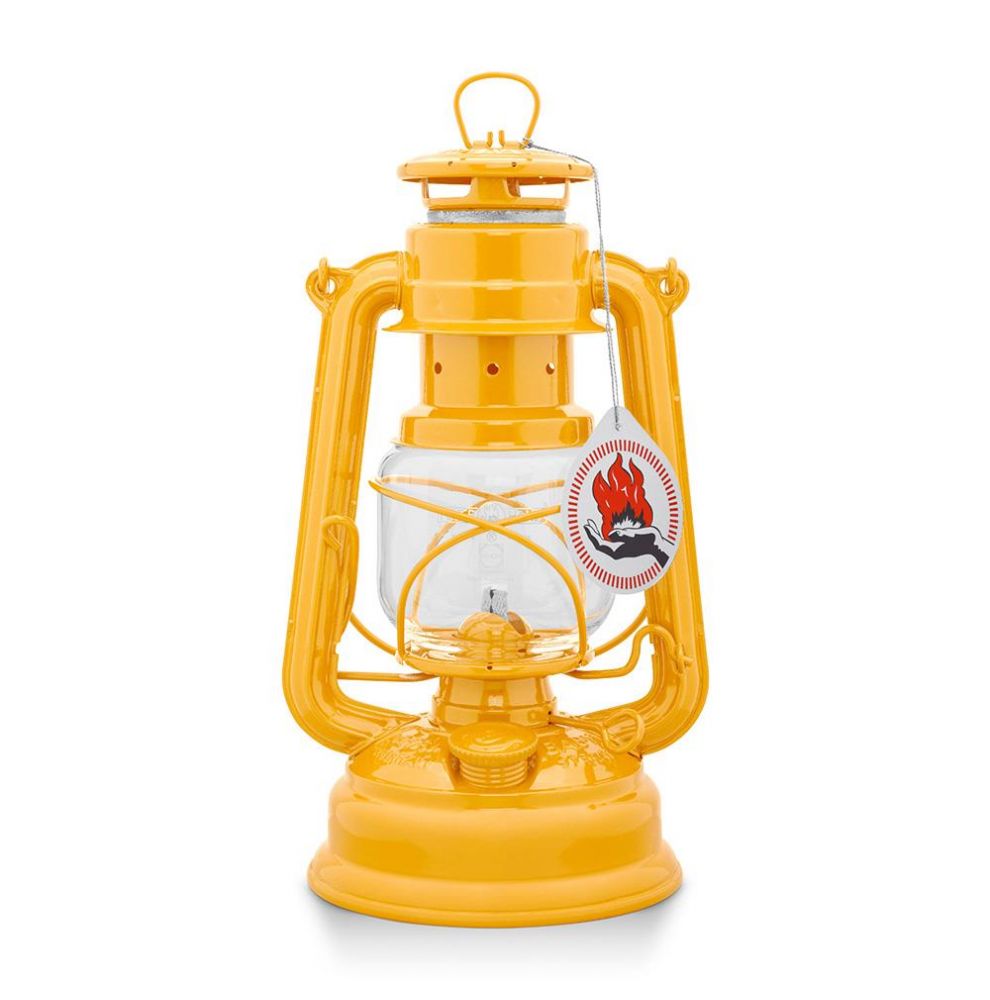 Lampe tempête à pétrole jaune