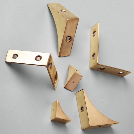 EQUERRE ANGLE DE MEUBLE AVEC RETOUR