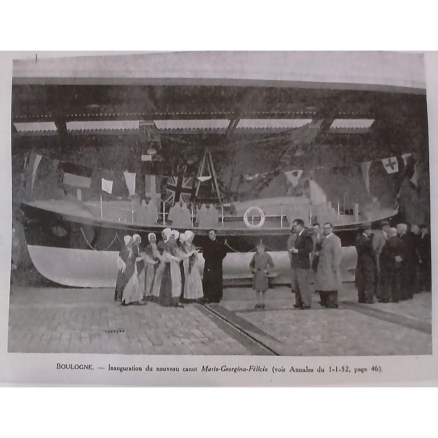 Vintage 1952 SNSM patrol boat from Boulogne-sur-Mer