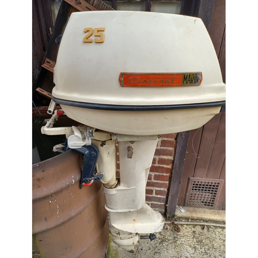 A donner / Moteur 25Ch de 1965 A donner / Moteur 25Ch de 1965