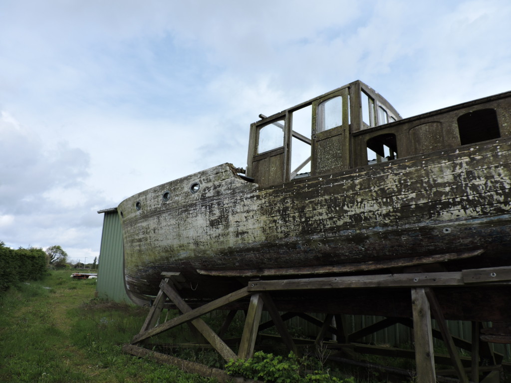 Bateau en bois pour restauration