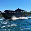 Bateau traditionnel birman, commuter boat.