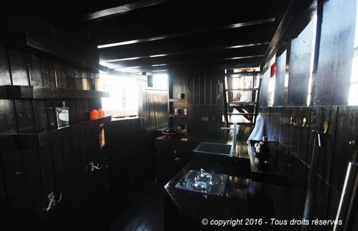 Cuisine installée dans le bateau Birman